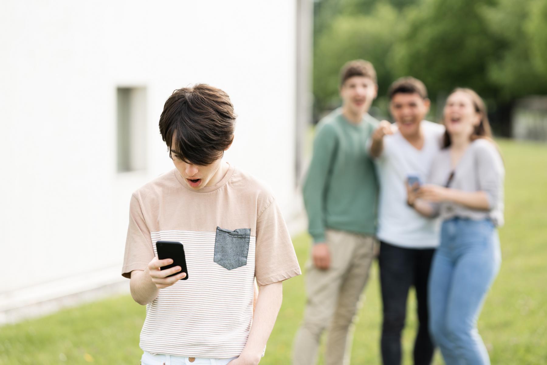 K1600 Adobestock Cyber Bullying